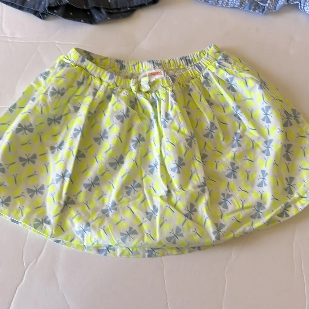Gymboree Girl’s Bundle of buttons 2 shorts 1 skirt and 1 Skort size 5 5t